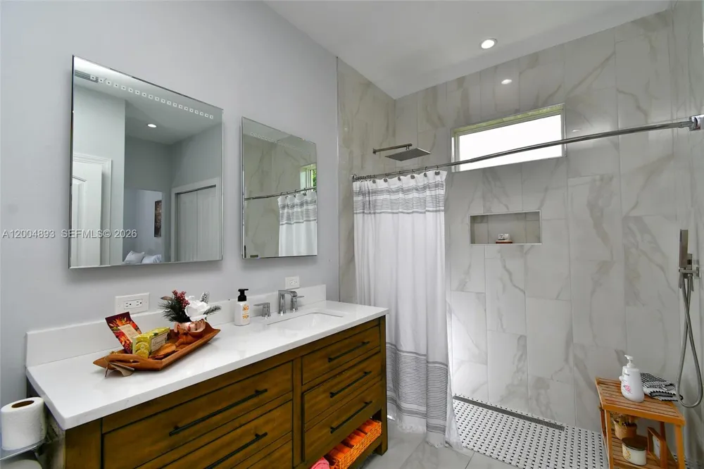 7655 17th Place La Belle, FL 33935
