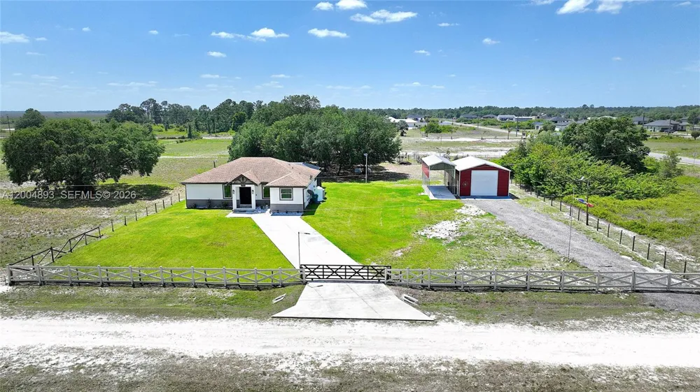 7655 17th Place La Belle, FL 33935