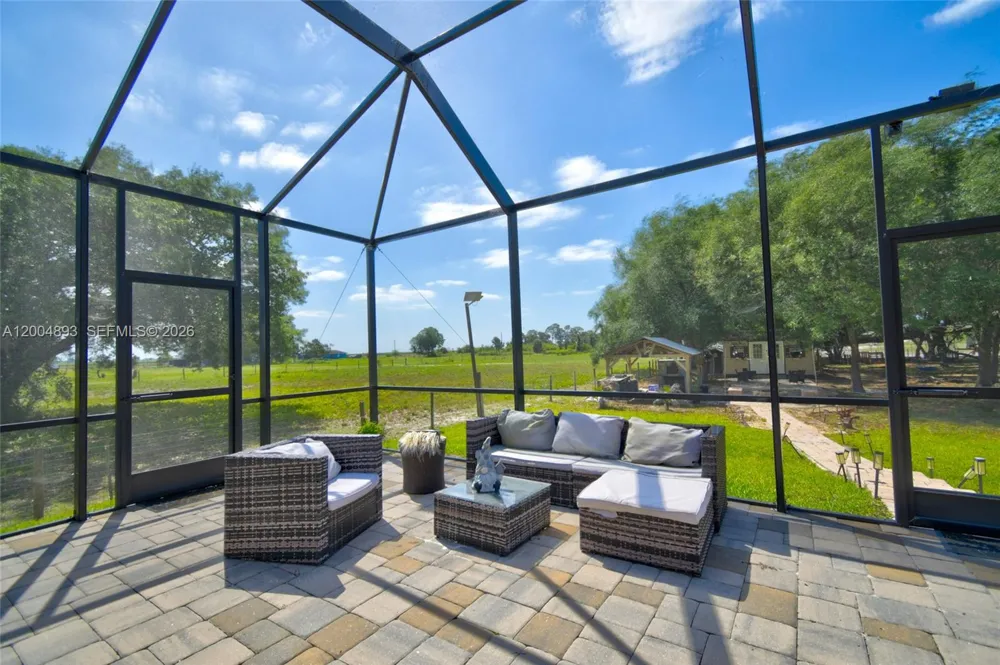 7655 17th Place La Belle, FL 33935