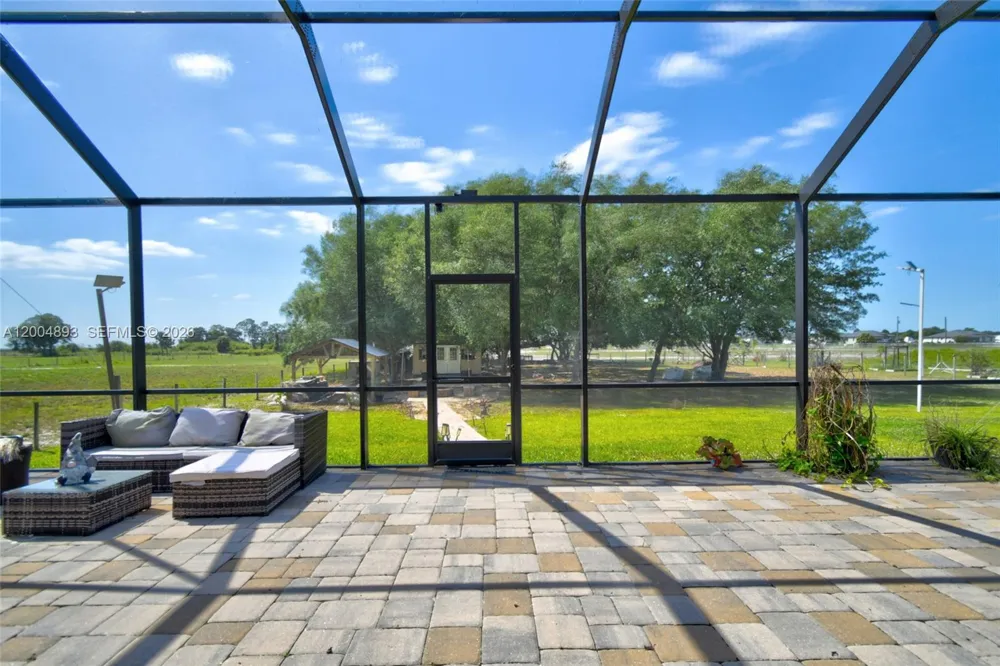 7655 17th Place La Belle, FL 33935