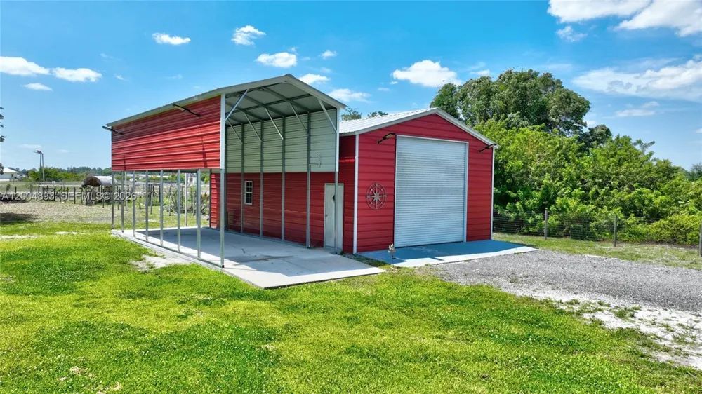 7655 17th Place La Belle, FL 33935