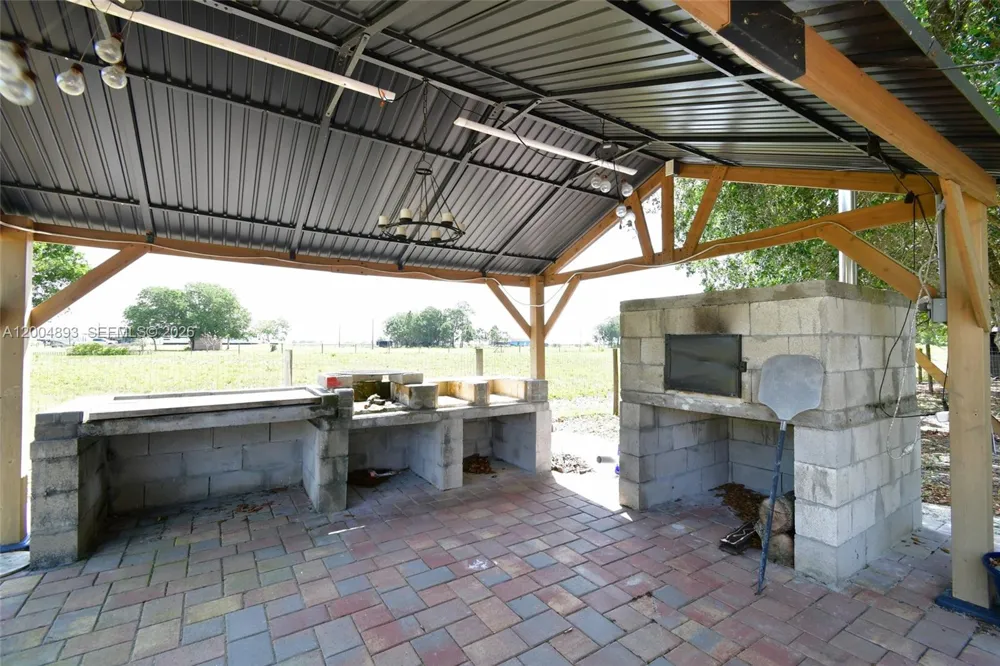 7655 17th Place La Belle, FL 33935