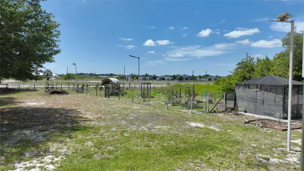 7655 17th Place La Belle, FL 33935
