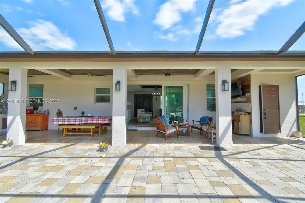 7655 17th Place La Belle, FL 33935