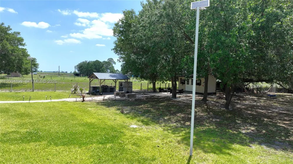 7655 17th Place La Belle, FL 33935