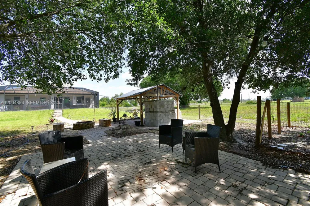 7655 17th Place La Belle, FL 33935
