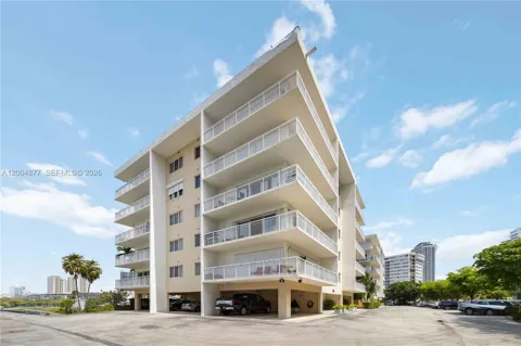126 Golden Isles Dr #32A