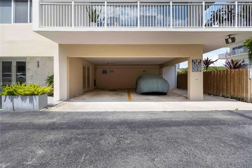 126 Golden Isles Dr #32A Hallandale Beach, FL 33009