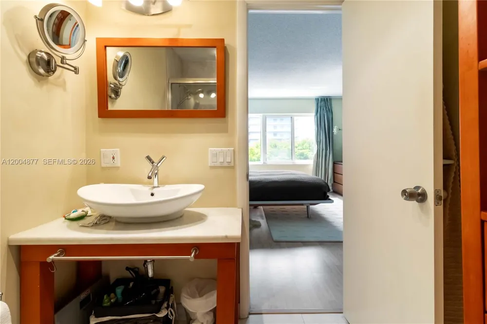 126 Golden Isles Dr #32A Hallandale Beach, FL 33009