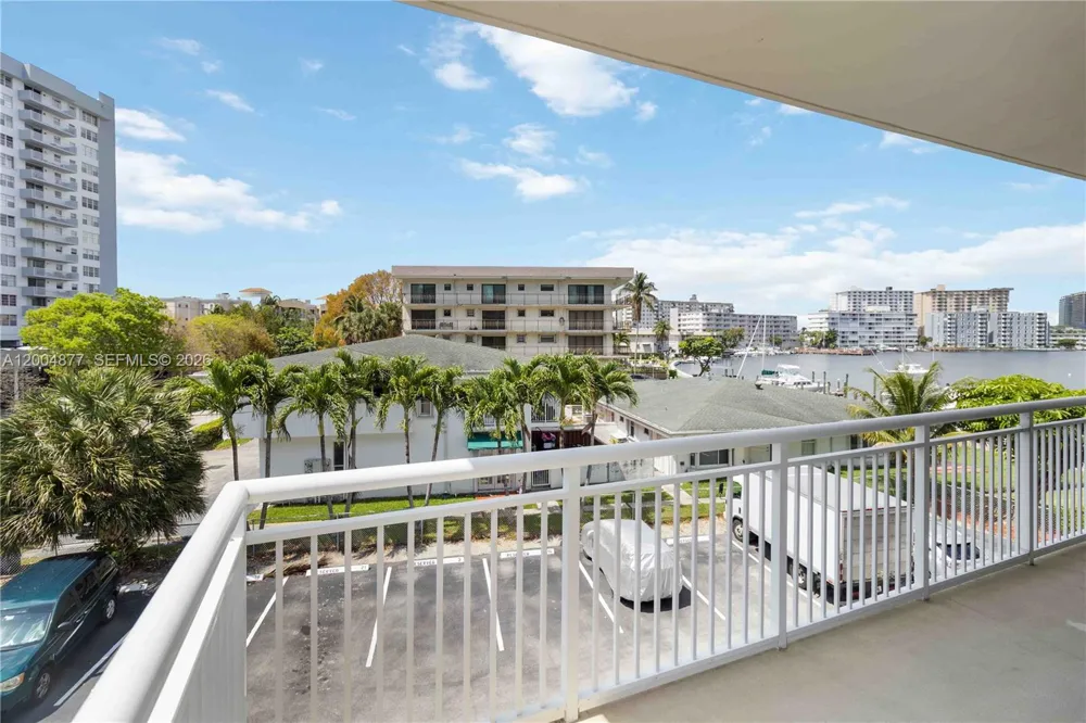 126 Golden Isles Dr #32A Hallandale Beach, FL 33009
