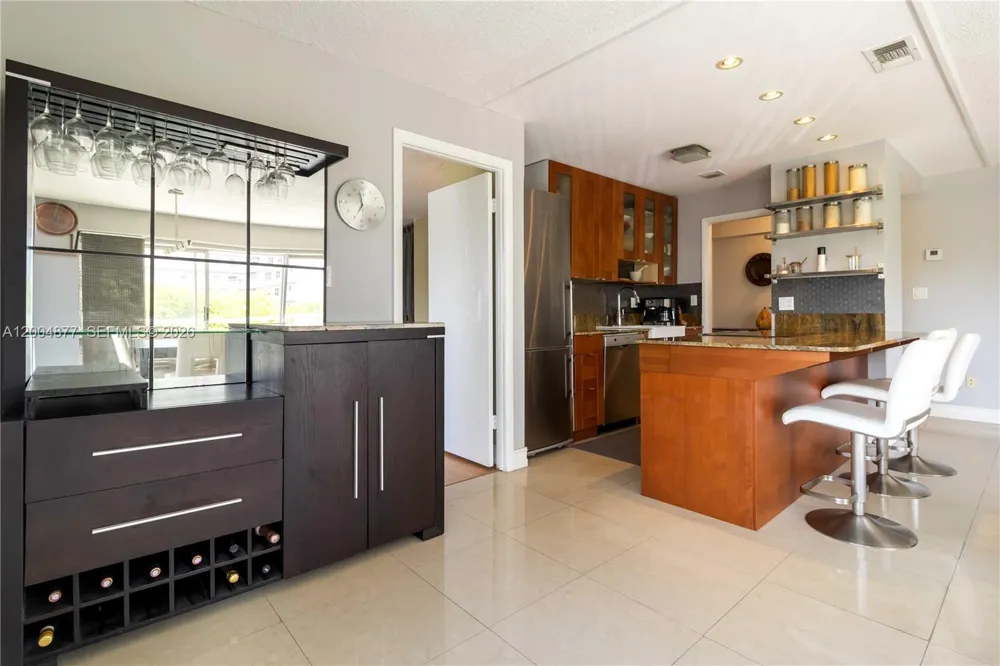 126 Golden Isles Dr #32A Hallandale Beach, FL 33009