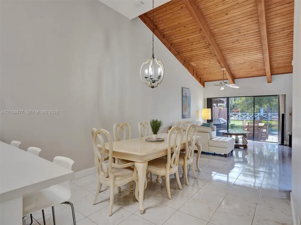 2667 S Parkview Dr Hallandale Beach, FL 33009