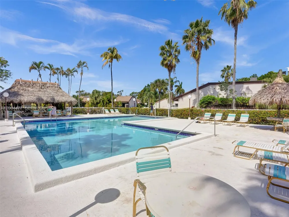 2667 S Parkview Dr Hallandale Beach, FL 33009
