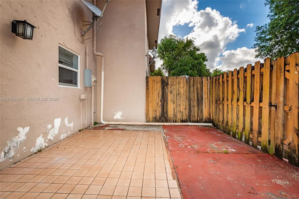 7920 Kimberly Blvd #305 North Lauderdale, FL 33068