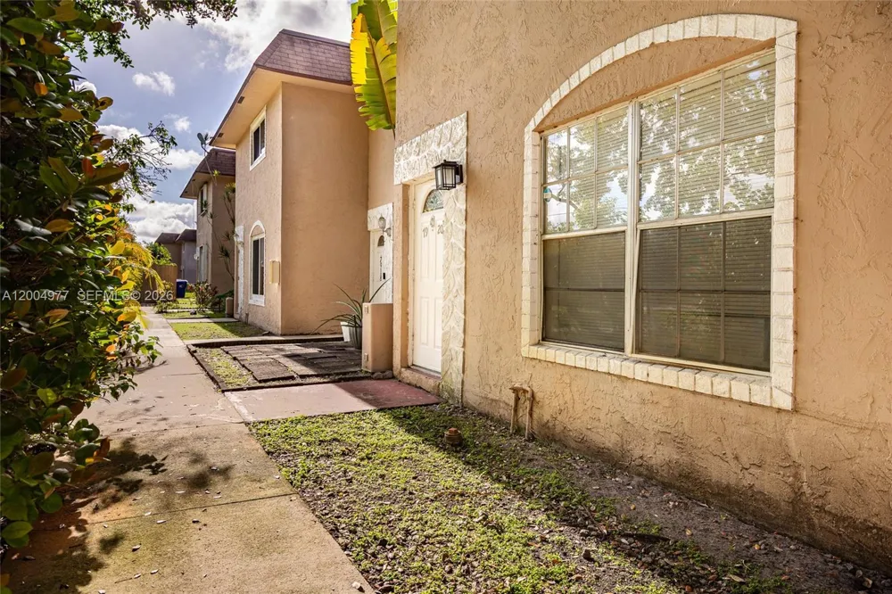 7920 Kimberly Blvd #305 North Lauderdale, FL 33068