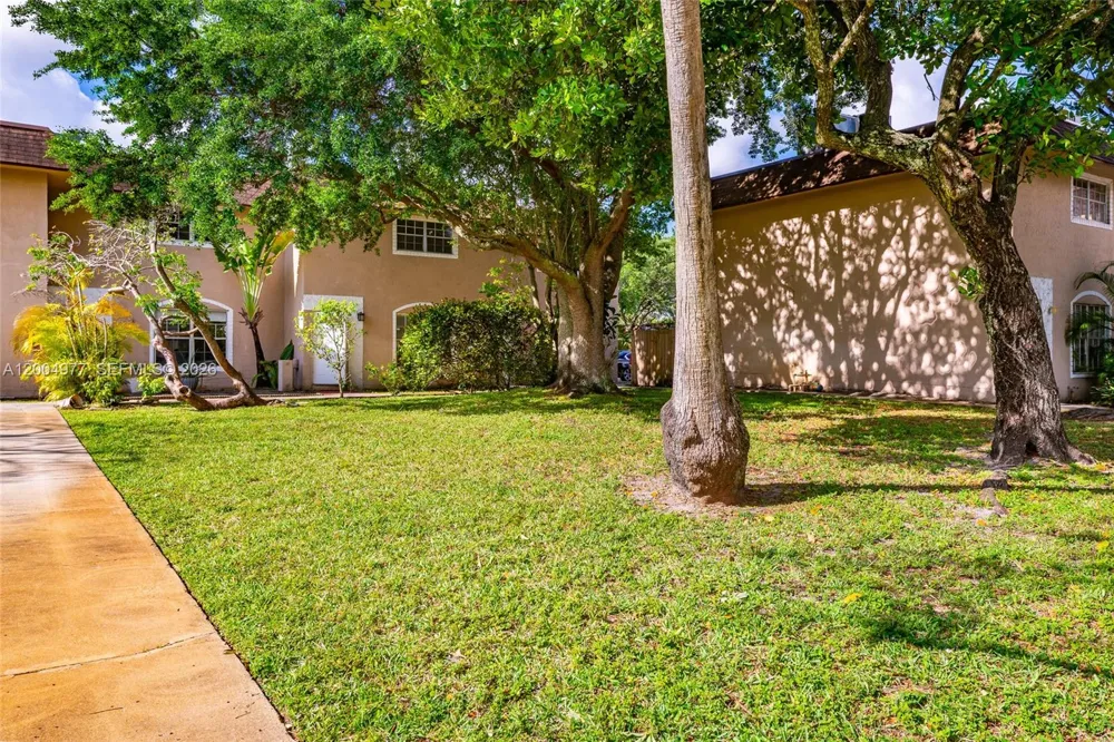 7920 Kimberly Blvd #305 North Lauderdale, FL 33068