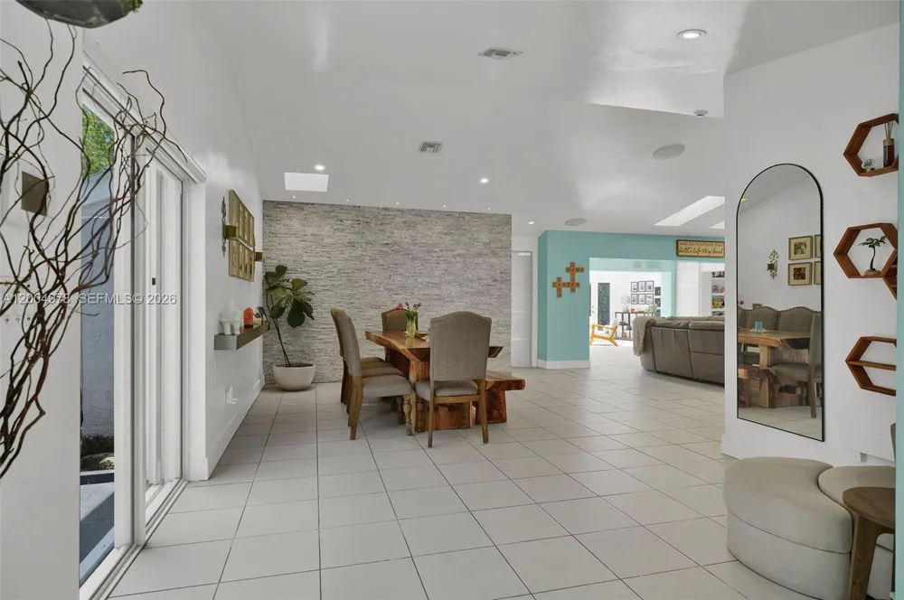 15540 SW 152nd Ter Miami, FL 33187