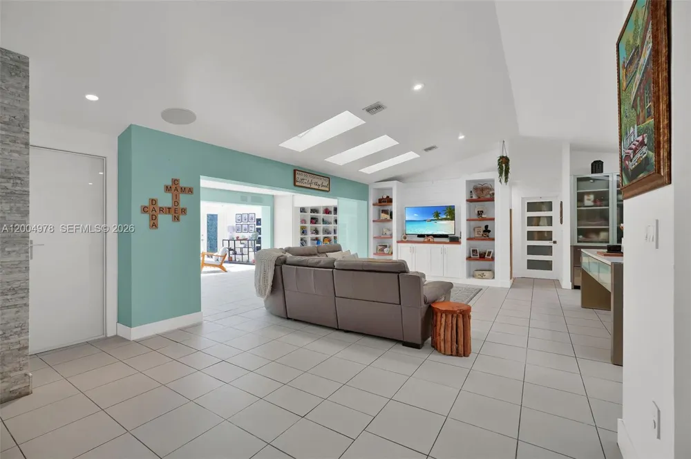 15540 SW 152nd Ter Miami, FL 33187