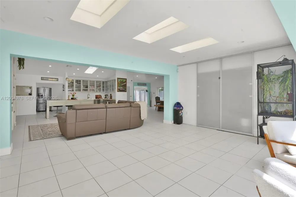 15540 SW 152nd Ter Miami, FL 33187