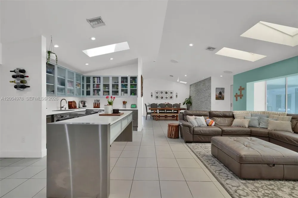 15540 SW 152nd Ter Miami, FL 33187