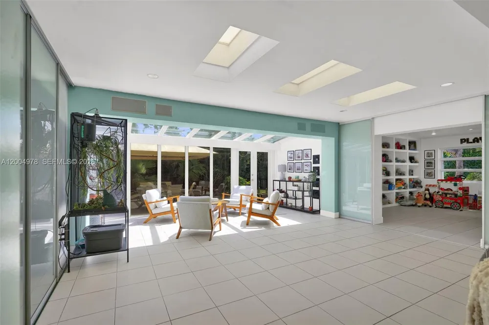 15540 SW 152nd Ter Miami, FL 33187