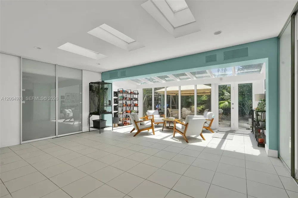 15540 SW 152nd Ter Miami, FL 33187