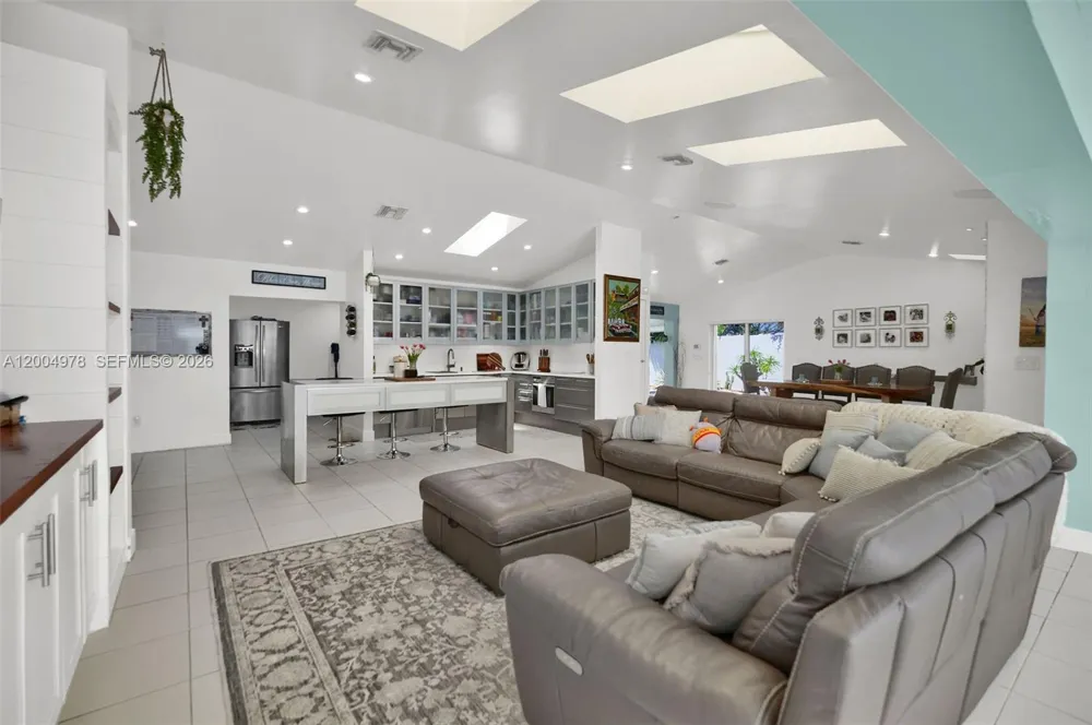15540 SW 152nd Ter Miami, FL 33187