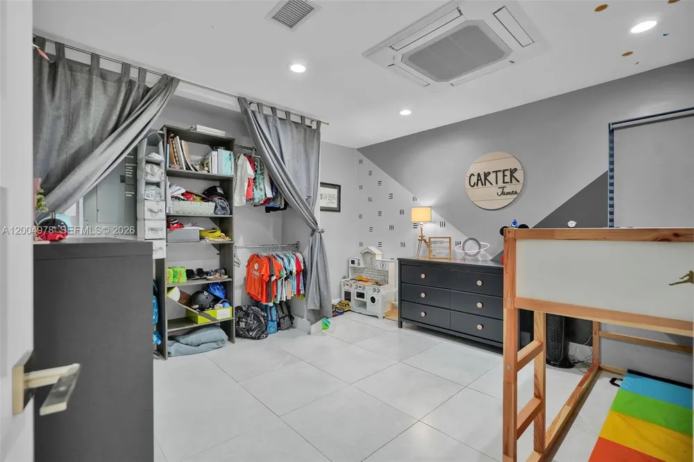 15540 SW 152nd Ter Miami, FL 33187