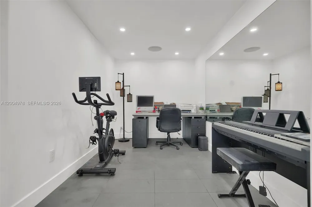 15540 SW 152nd Ter Miami, FL 33187