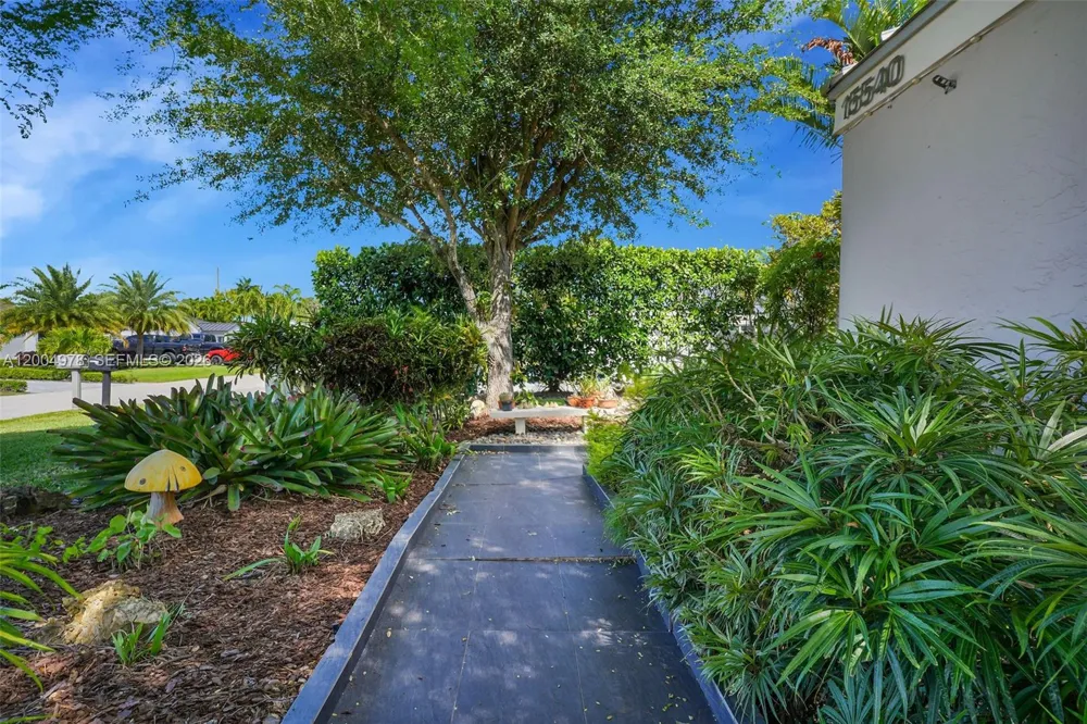 15540 SW 152nd Ter Miami, FL 33187