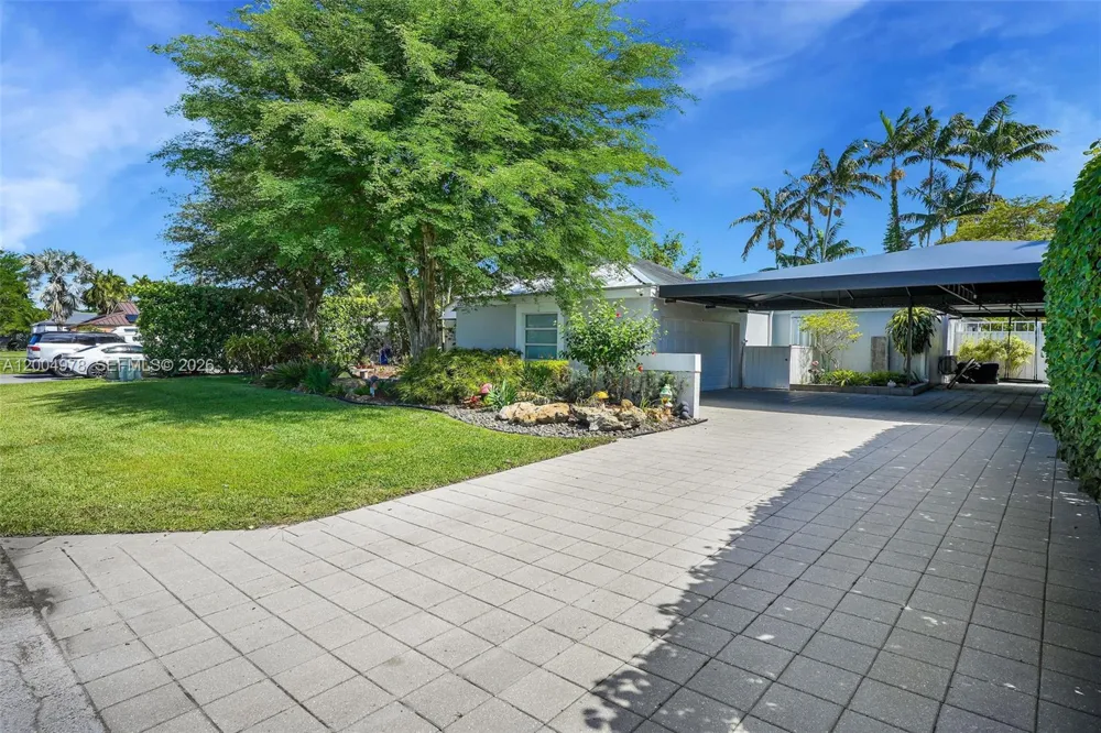 15540 SW 152nd Ter Miami, FL 33187