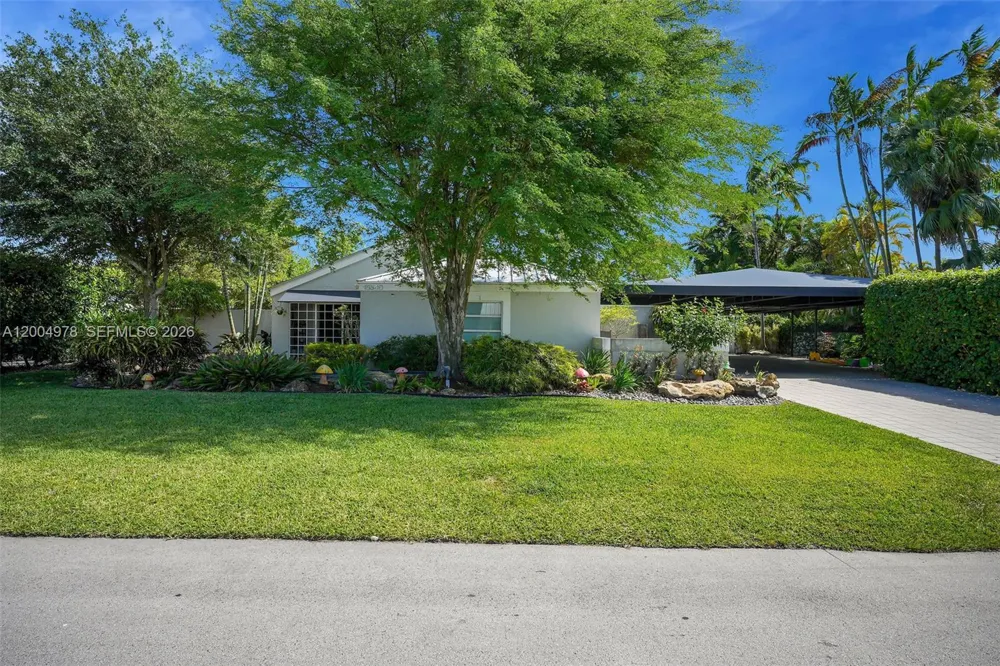 15540 SW 152nd Ter Miami, FL 33187