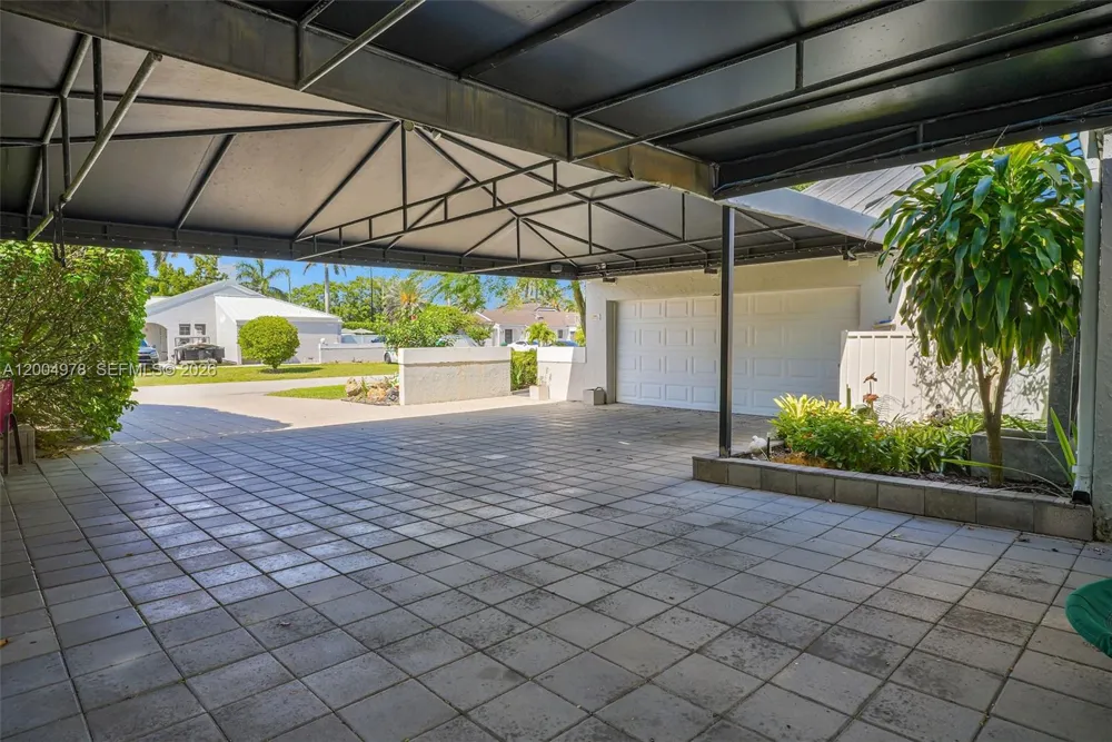 15540 SW 152nd Ter Miami, FL 33187