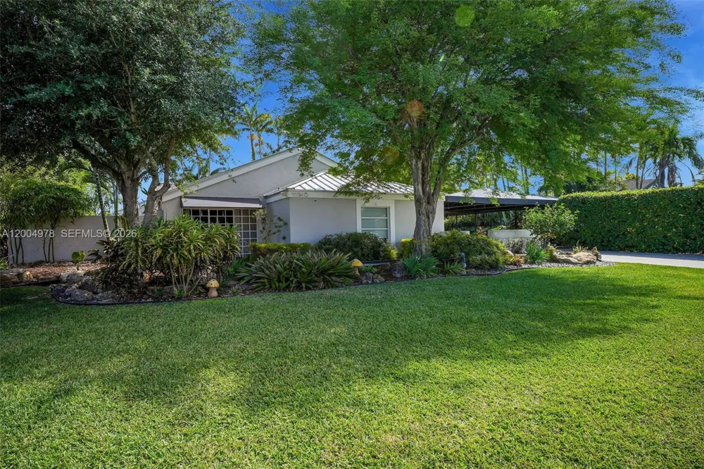 15540 SW 152nd Ter Miami, FL 33187