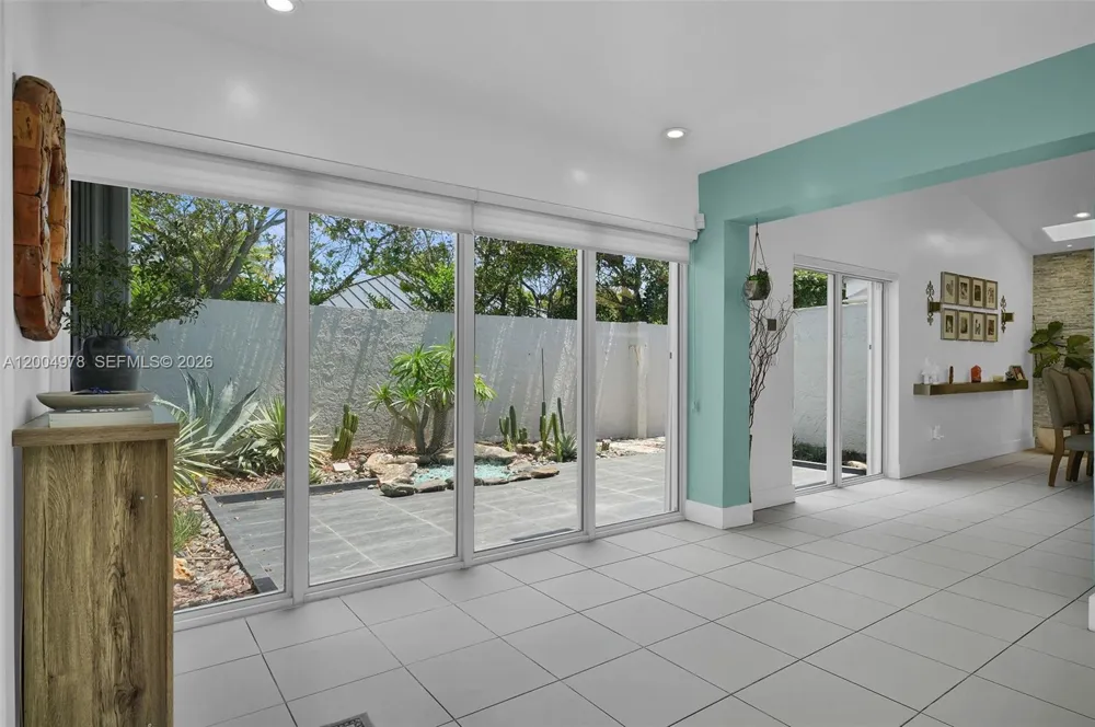 15540 SW 152nd Ter Miami, FL 33187