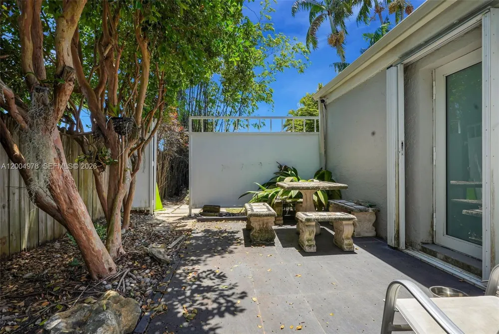 15540 SW 152nd Ter Miami, FL 33187