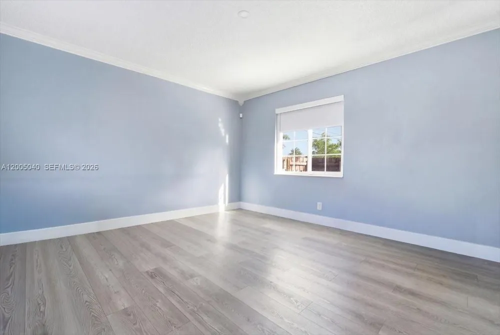740 SW 7th Ave Hallandale Beach, FL 33009
