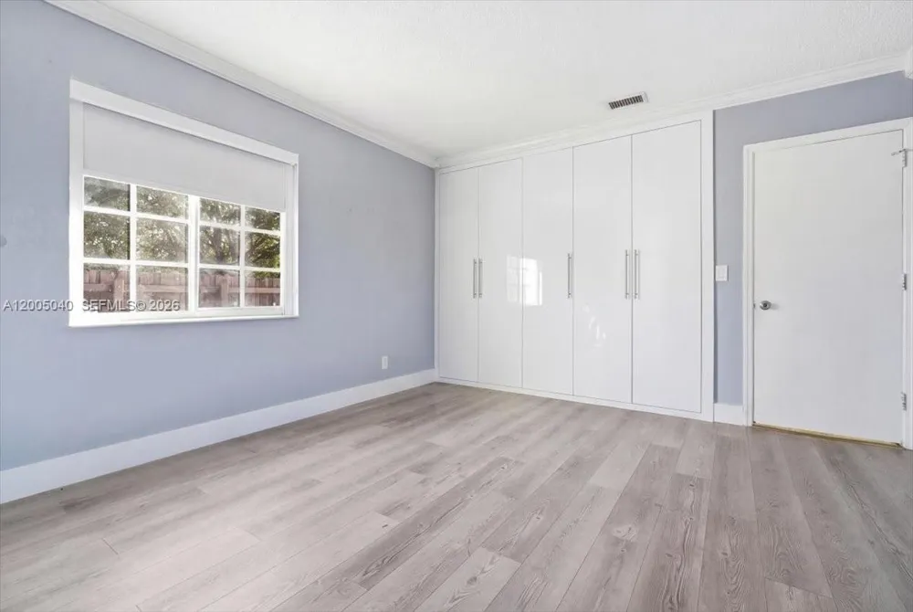 740 SW 7th Ave Hallandale Beach, FL 33009