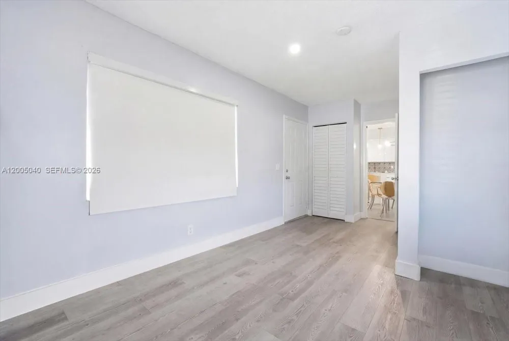 740 SW 7th Ave Hallandale Beach, FL 33009