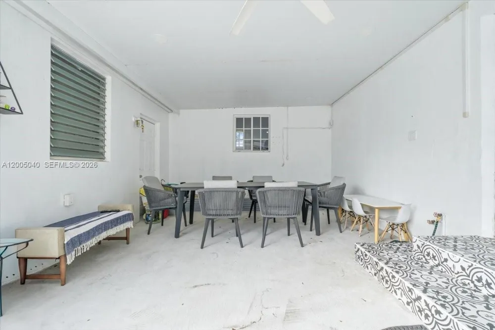 740 SW 7th Ave Hallandale Beach, FL 33009