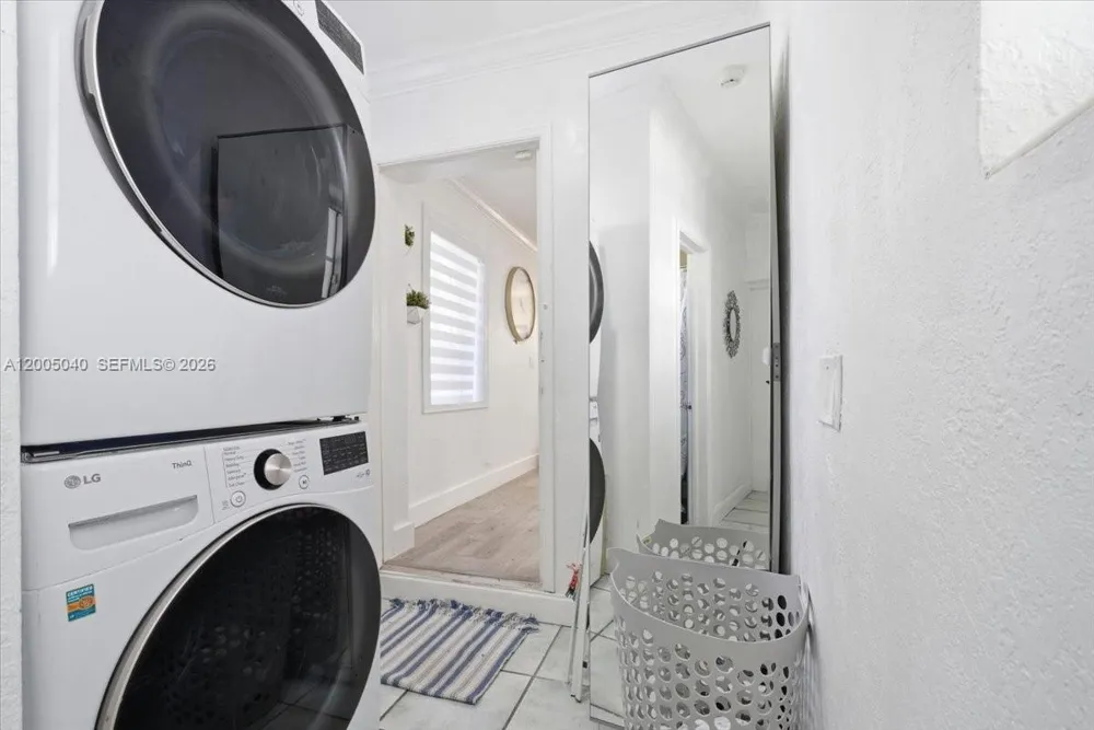 740 SW 7th Ave Hallandale Beach, FL 33009