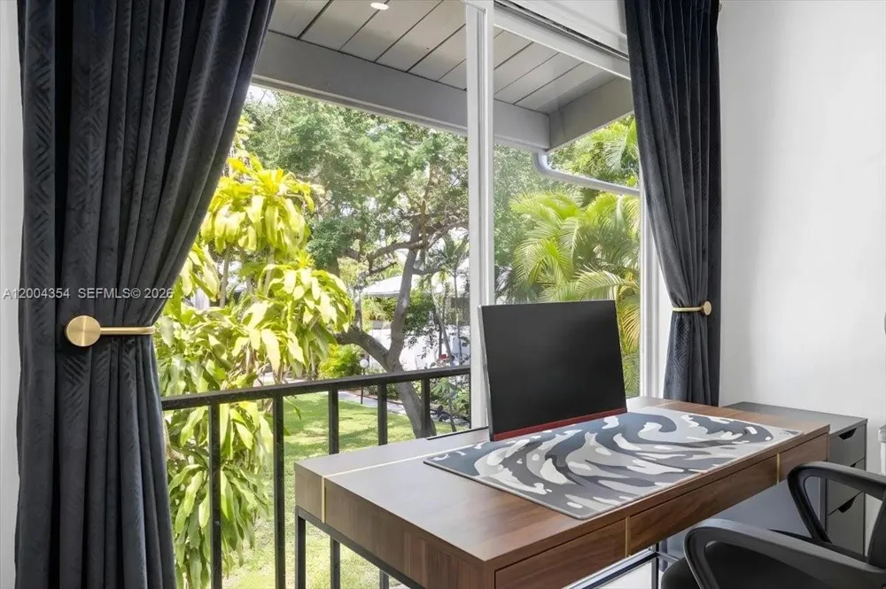 19220 NE 25th Ave #274B Miami, FL 33180