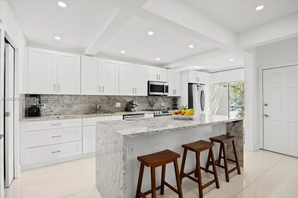 19220 NE 25th Ave #274B Miami, FL 33180