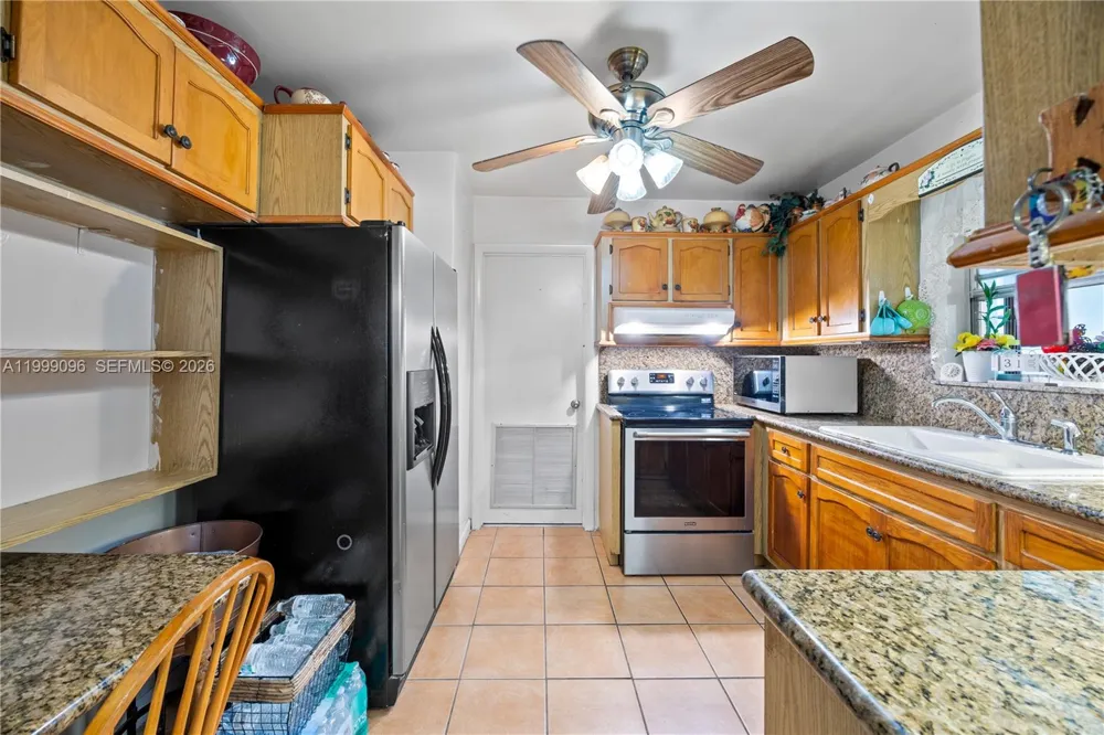 11298 NW 21st Ct Miami, FL 33167
