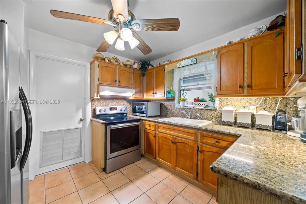 11298 NW 21st Ct Miami, FL 33167