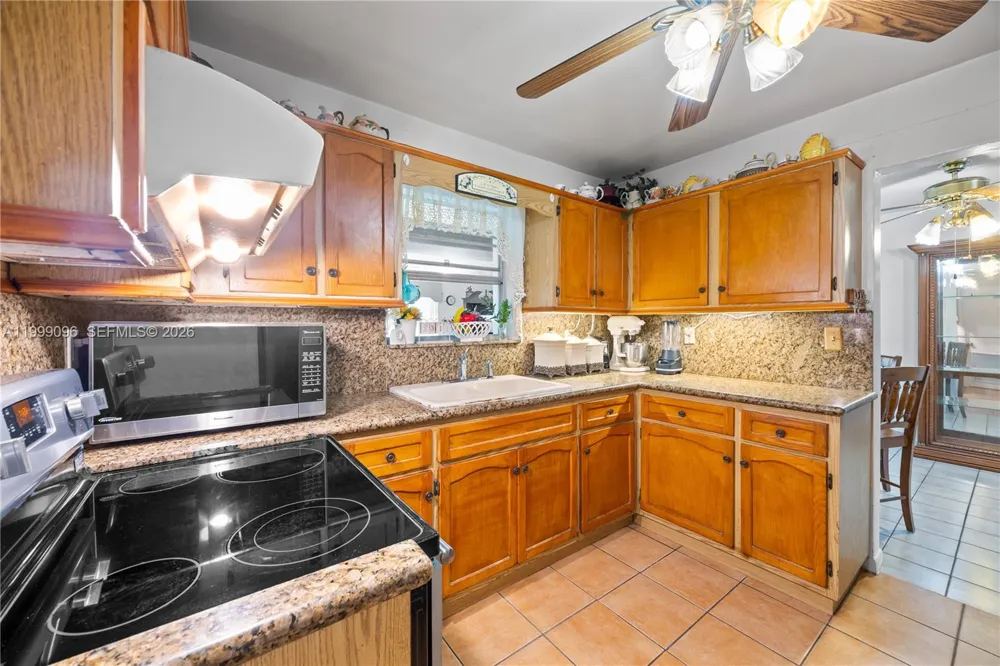 11298 NW 21st Ct Miami, FL 33167