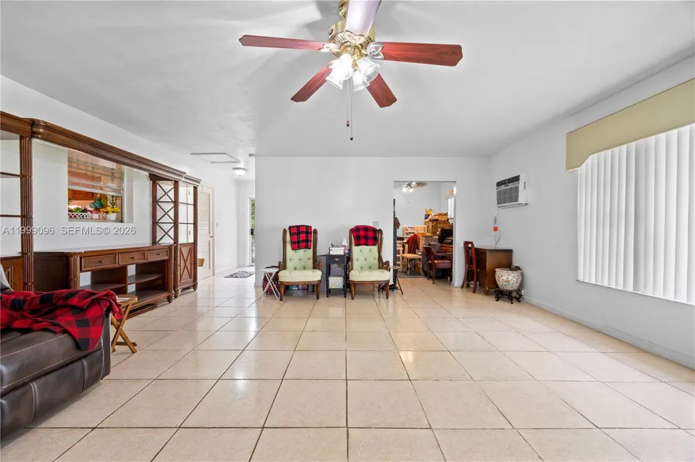 11298 NW 21st Ct Miami, FL 33167