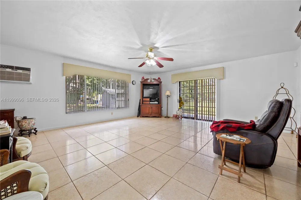 11298 NW 21st Ct Miami, FL 33167