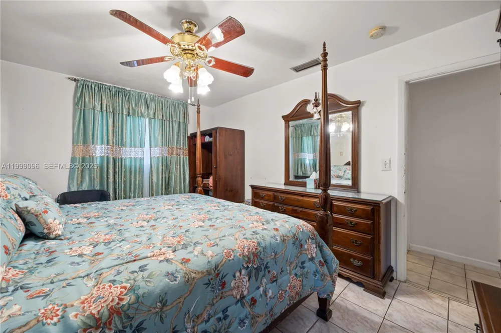 11298 NW 21st Ct Miami, FL 33167