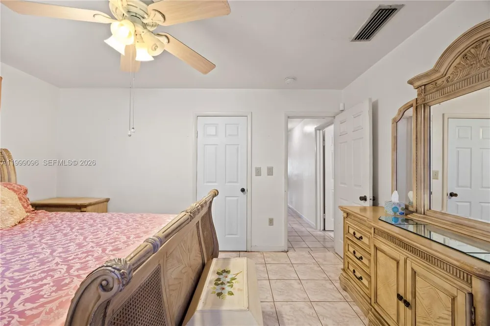11298 NW 21st Ct Miami, FL 33167